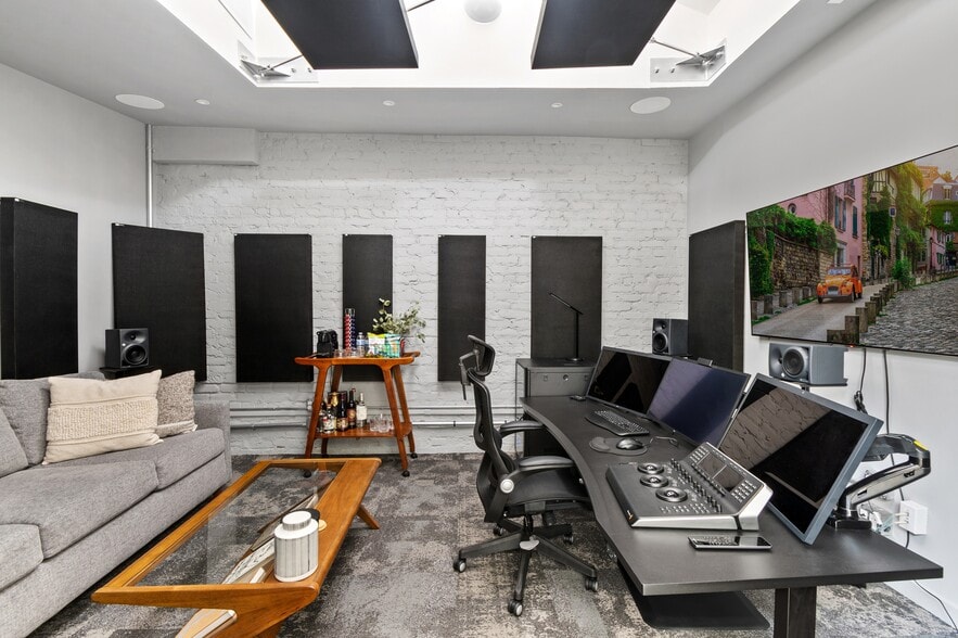 11007 Venice Blvd, Los Angeles, CA for sale - Building Photo - Image 3 of 12