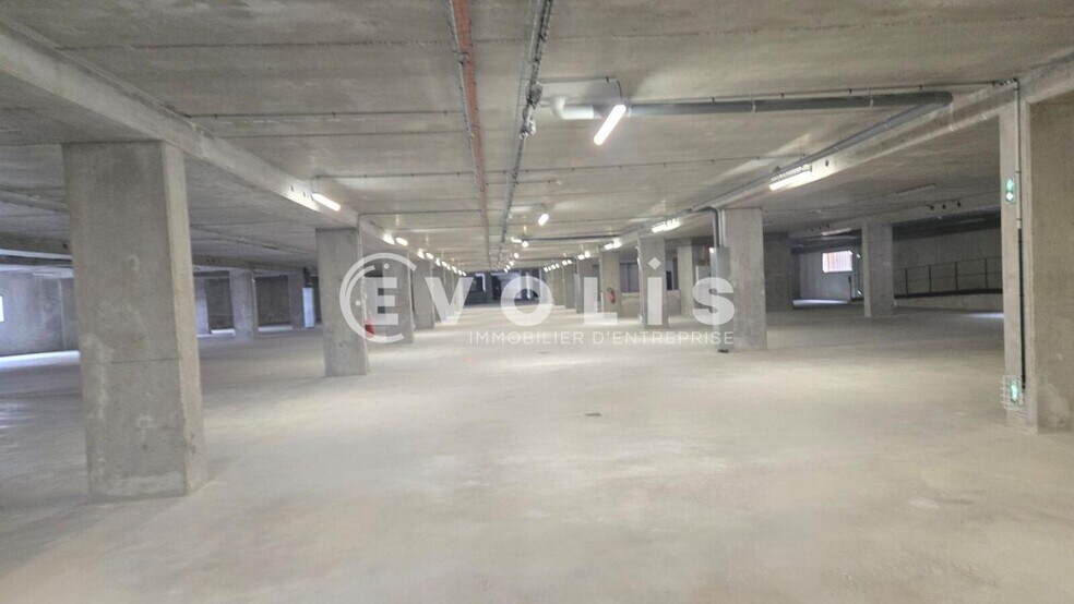 Flex dans Ivry-sur-Seine à louer - Photo du bâtiment - Image 2 de 9