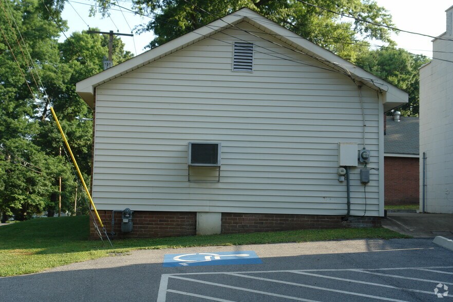 610 S Chestnut St, Gastonia, NC à vendre - Photo du bâtiment - Image 2 de 2