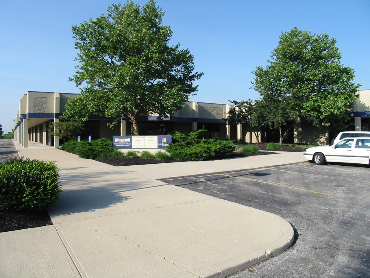 2170-2200 Dividend Dr, Columbus, OH for lease Building Photo- Image 1 of 8