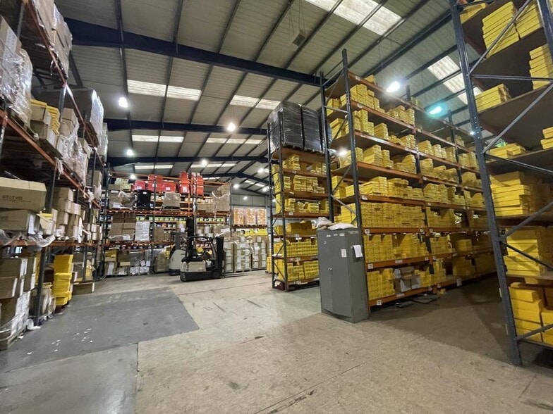 Emerald Way, Stone for lease - Interior Photo - Image 2 of 20