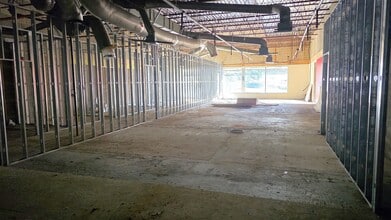 185 Middle Tpke W, Manchester, CT à louer Photo intérieure- Image 2 de 2