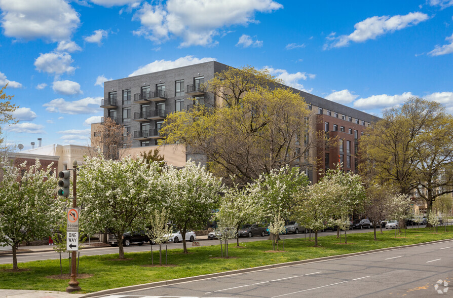 1401 Pennsylvania Ave SE, Washington, DC à vendre - Photo du bâtiment - Image 1 de 1