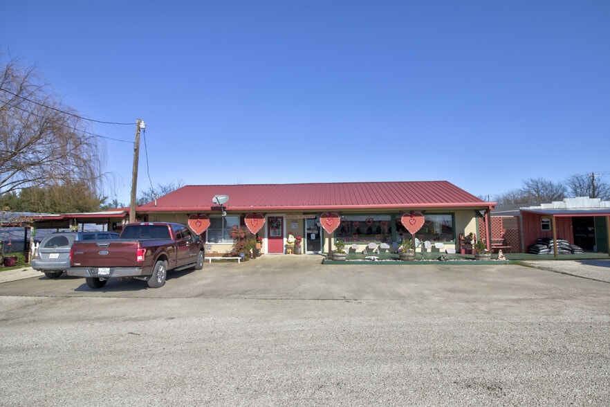617 W Main St, Whitesboro, TX à vendre - Photo du bâtiment - Image 2 de 36