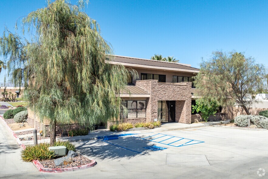 73321 Fred Waring Dr, Palm Desert, CA à louer - Photo du bâtiment - Image 2 de 23