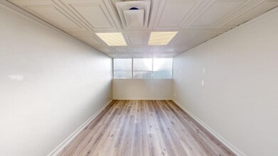 3065 Rosecrans Pl, San Diego, CA à vendre Photo intérieure- Image 2 de 7