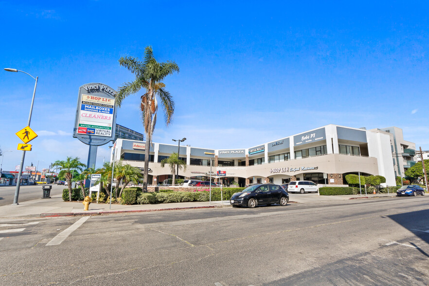 11901 Santa Monica Blvd, Los Angeles, CA for lease - Building Photo - Image 3 of 8