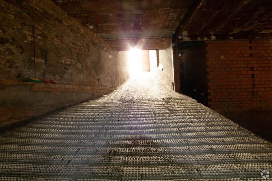 Commerce de détail dans Toledo, Toledo à vendre - Photo du bâtiment - Image 3 de 4