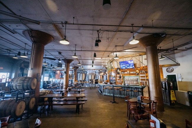 Plus de détails pour 250 Mill St, Taylors, SC - Commerce de détail, Local d'activités à louer