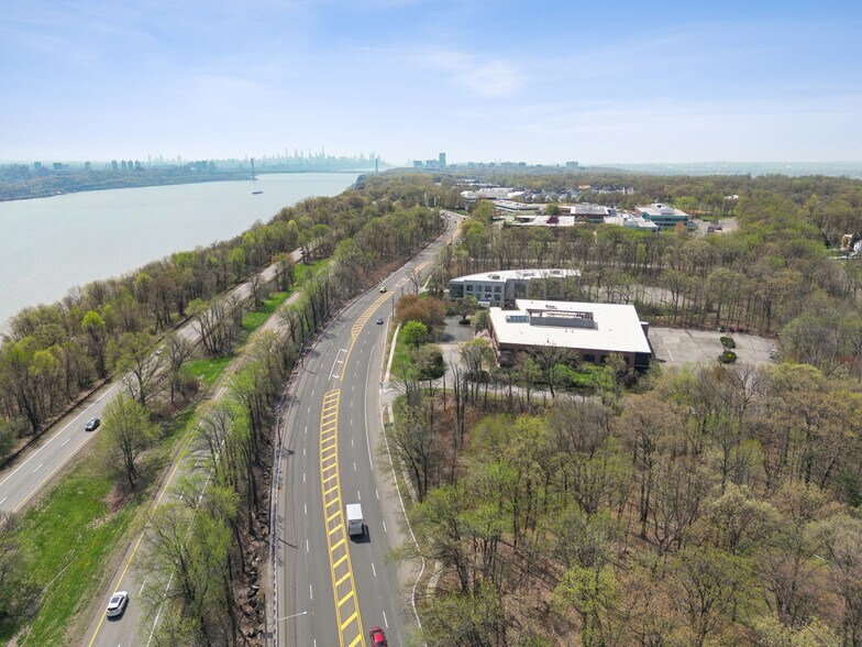 1000 Sylvan Ave, Englewood Cliffs, NJ à vendre - Aérien - Image 3 de 54