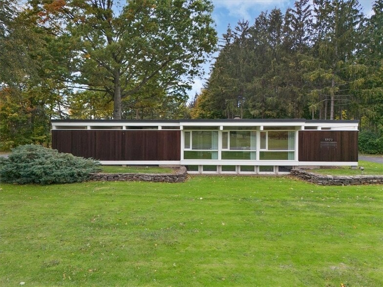 5973 Walworth Rd, Ontario, NY for sale - Primary Photo - Image 1 of 43