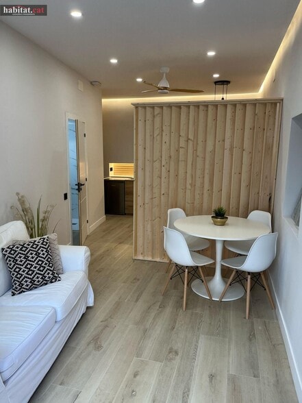 Immeuble residentiel dans Vilanova i la Geltrú, Barcelona à vendre - Photo intérieure - Image 2 de 5
