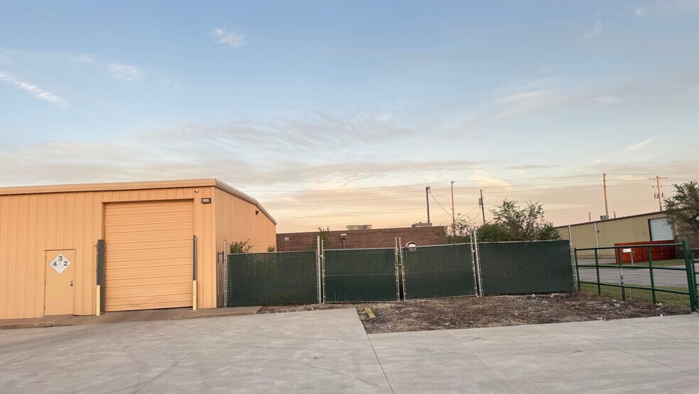 2569 W Pawnee St, Wichita, KS à vendre - Photo du bâtiment - Image 3 de 5