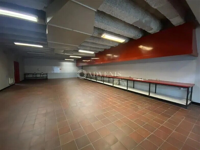 Office in Courbevoie for lease - Building Photo - Image 3 of 5