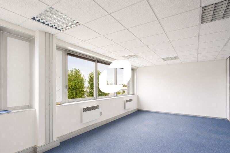 1 Rue Henri Becquerel, Mitry-Mory for lease - Interior Photo - Image 2 of 4