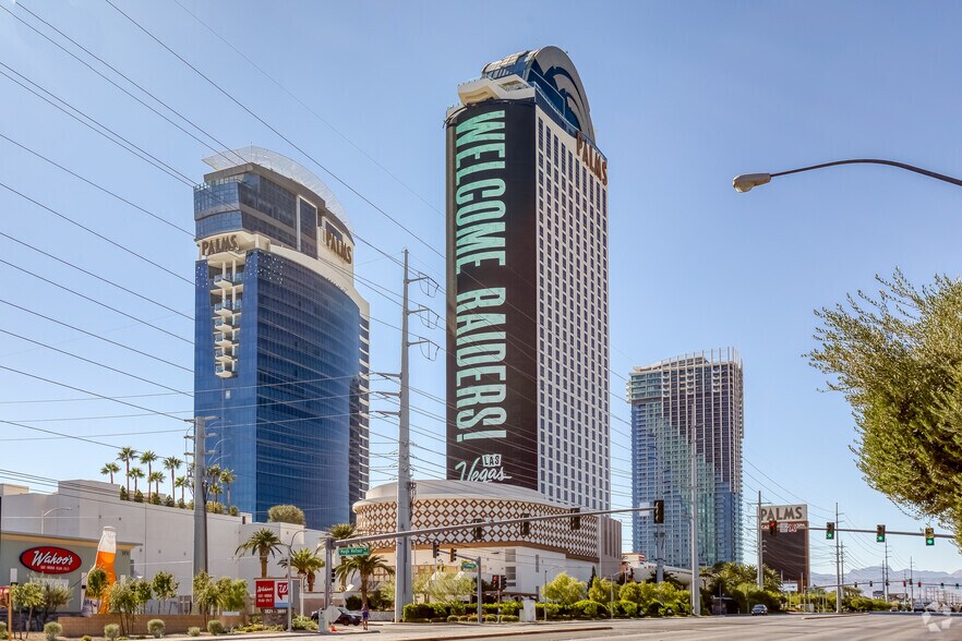 4321 W Flamingo Rd, Las Vegas, NV à louer - Photo du bâtiment - Image 3 de 4