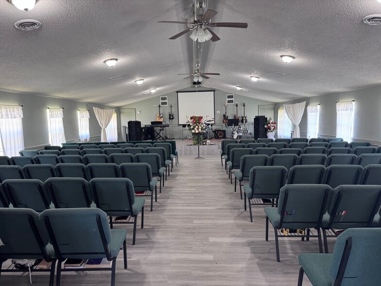 307 Acker St, Magnolia, TX à vendre - Photo intérieure - Image 2 de 6