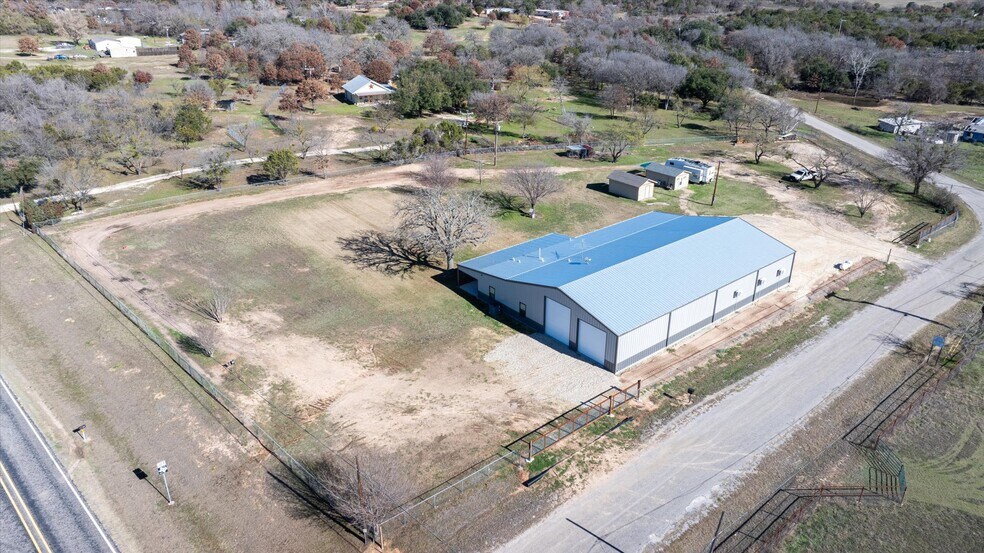 7703 Prairie Creek Ln, Tolar, TX à vendre - Photo du bâtiment - Image 2 de 45