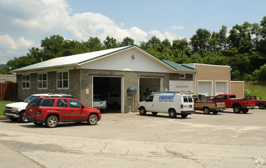 9917 Maccorkle Ave, Charleston, WV à louer - Photo du bâtiment - Image 1 de 16