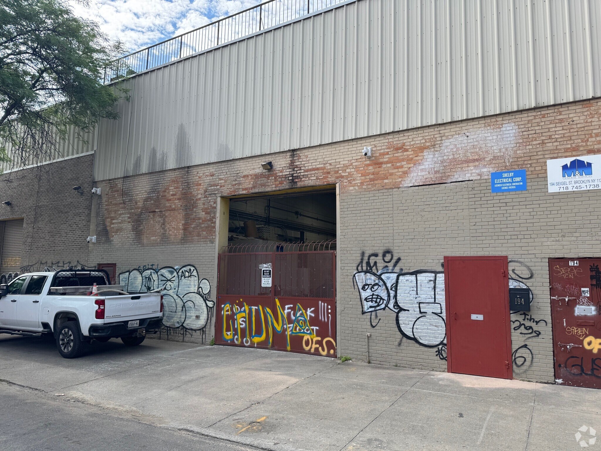 194 Seigel St, Brooklyn, NY for lease Building Photo- Image 1 of 2