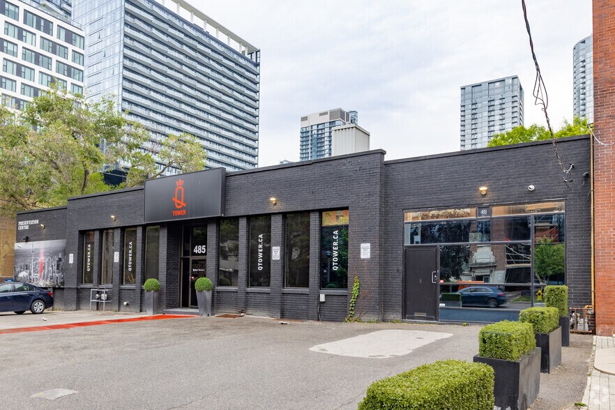 485-489 Wellington St W, Toronto, ON à louer - Photo du bâtiment - Image 2 de 3