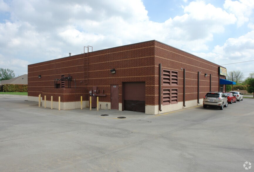 3901 Parker Rd, Plano, TX à louer - Photo du bâtiment - Image 2 de 2