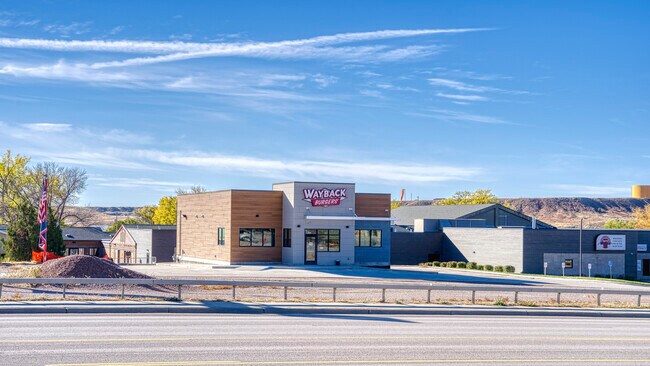 Plus de détails pour 1220 Washington Blvd, Newcastle, WY - Commerce de détail à vendre