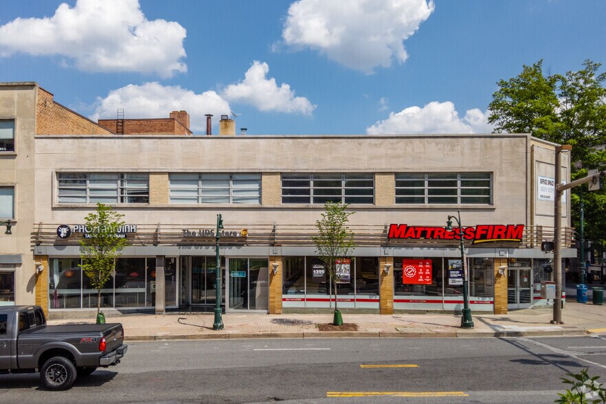8551 Fenton St, Silver Spring, MD à louer - Photo du bâtiment - Image 3 de 4