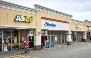 25 Boul Don-Quichotte, L'Île-Perrot, QC à louer - Photo du bâtiment - Image 3 de 3