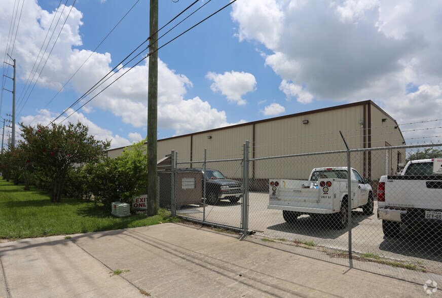 13802 Murphy Rd, Stafford, TX à louer - Photo du bâtiment - Image 2 de 12