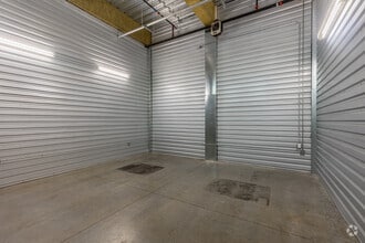 1323 NW 16th Ave, Portland, OR for lease Interior Photo- Image 2 of 5