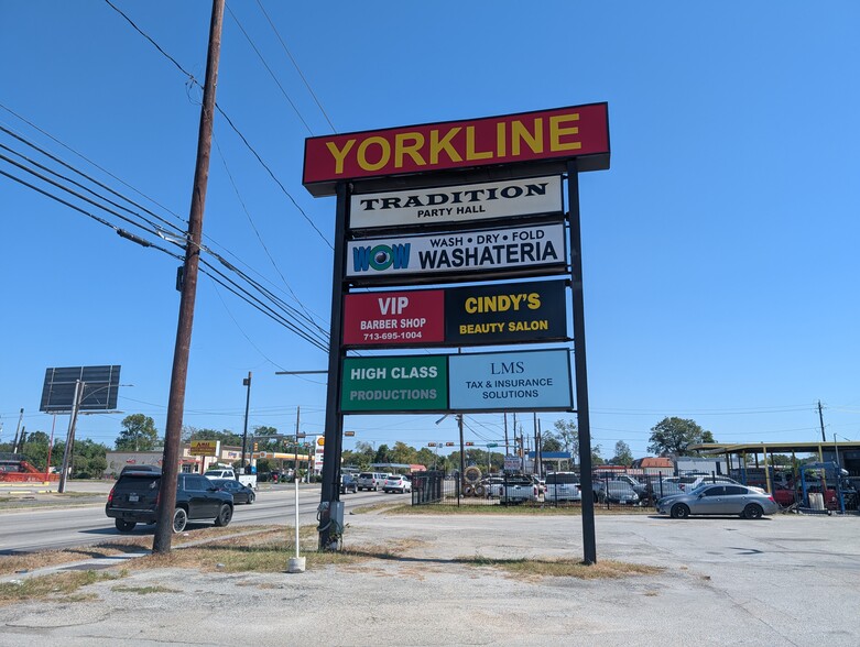 100 E Little York Rd, Houston, TX for lease - Building Photo - Image 1 of 16