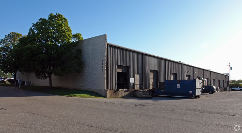 4884 Duff Dr, Cincinnati, OH for lease - Building Photo - Image 2 of 2