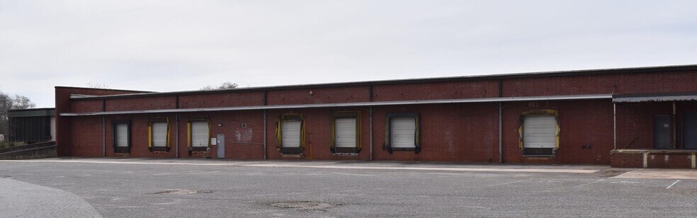 1099 2nd Avenue Pl SE, Conover, NC à louer - Photo du bâtiment - Image 3 de 4