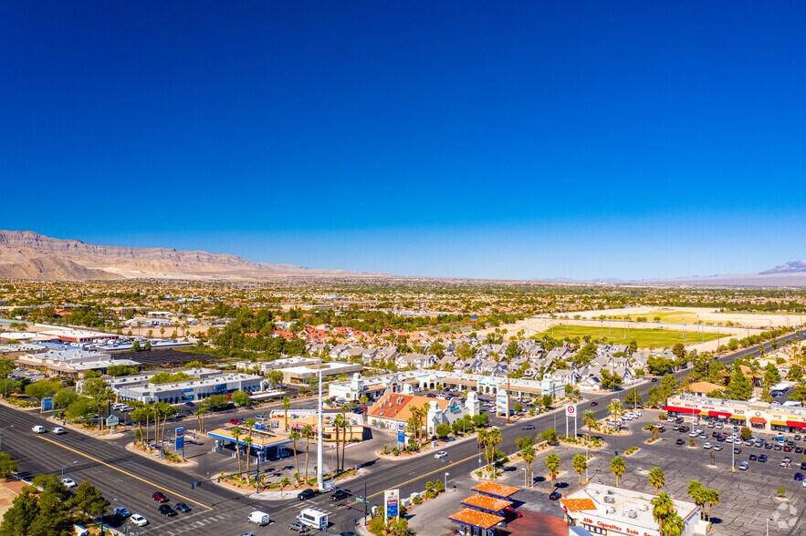 3205-3211 N Tenaya Way, Las Vegas, NV à louer - Photo du bâtiment - Image 2 de 2