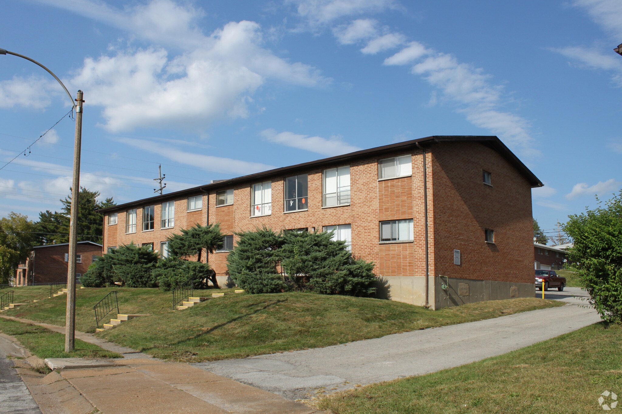 344 Unit - 4 Property Portfolio portefeuille de 4 propriétés à vendre sur LoopNet.ca Photo principale- Image 1 de 6