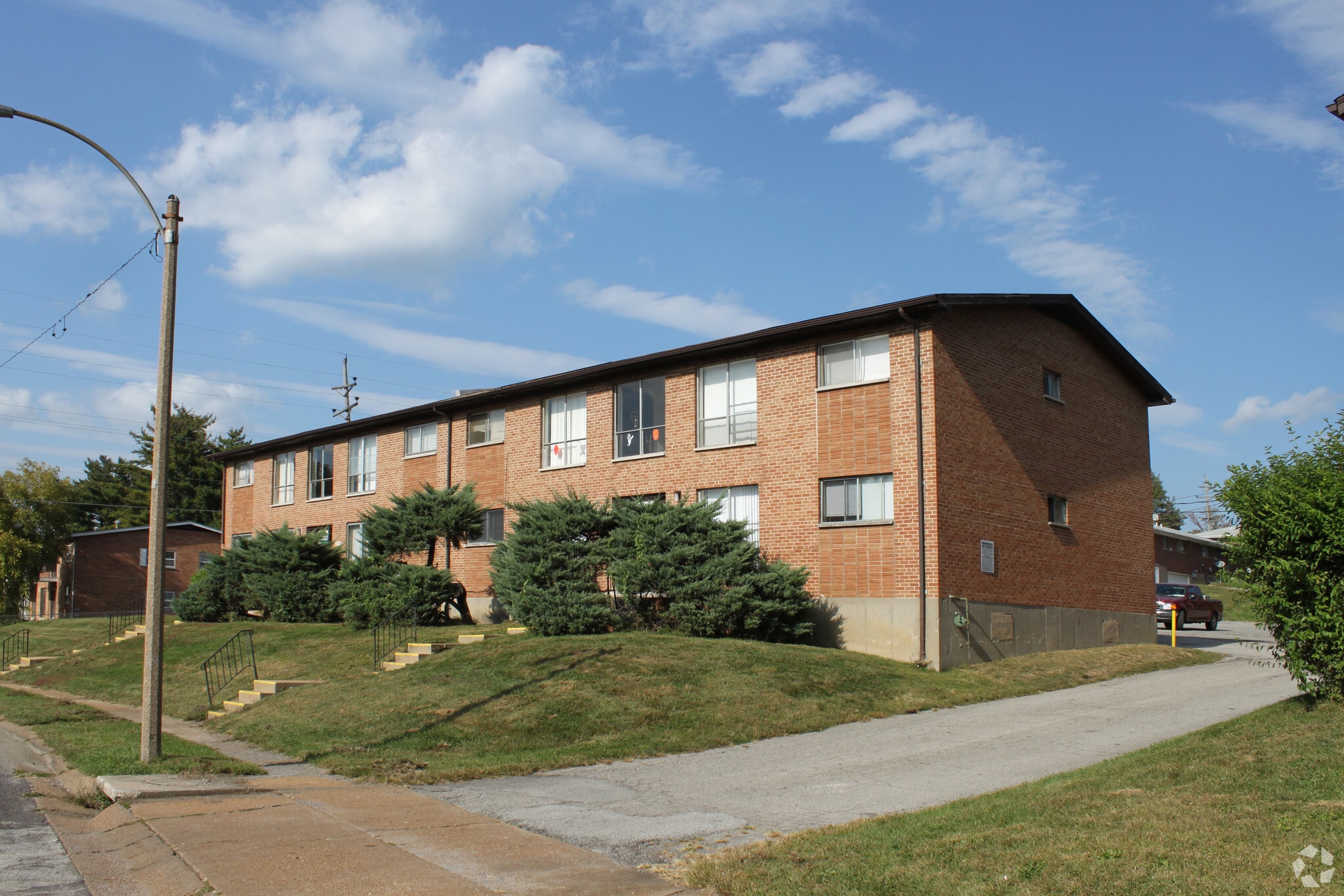 344 Unit - 4 Property Portfolio portfolio of 4 properties for sale on LoopNet.ca Primary Photo- Image 1 of 6