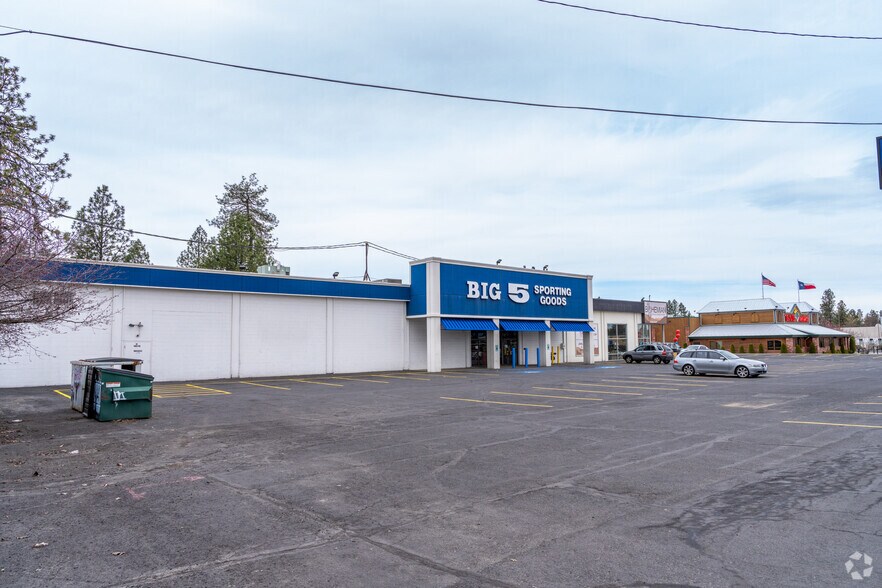 7503 N Division St, Spokane, WA à louer - Photo du bâtiment - Image 2 de 4