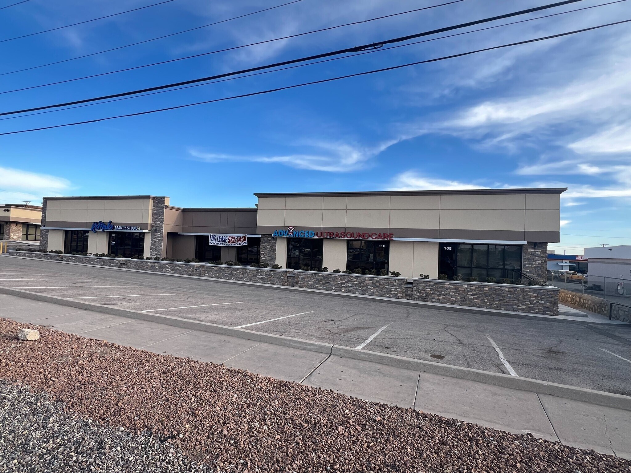 6955 N Mesa St, El Paso, TX à louer Photo du bâtiment- Image 1 de 4