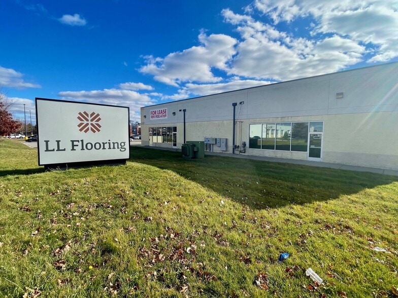 5901 Brockway Rd, Saginaw, MI à vendre - Photo du bâtiment - Image 2 de 22