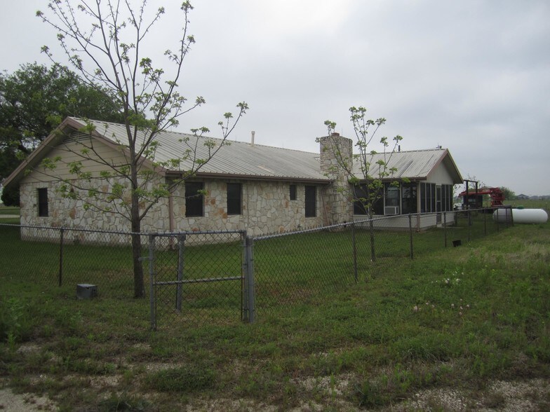 3809 Kelly Ln, Pflugerville, TX à louer - Photo du bâtiment - Image 2 de 7