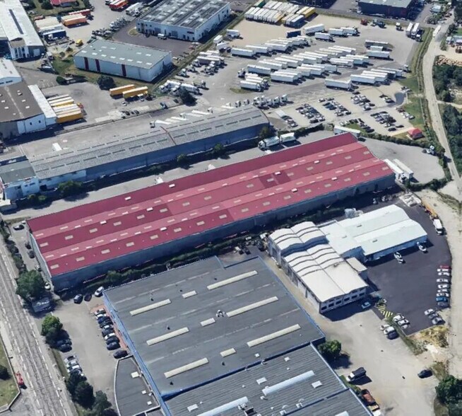 Industriel dans Corbas à louer - Photo du bâtiment - Image 3 de 6