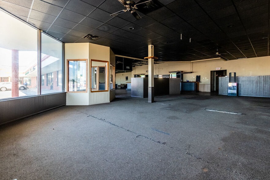 1195 Lincoln Ave, Lockport, NY for lease - Building Photo - Image 3 of 11