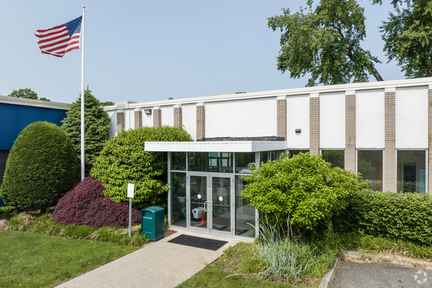 64 E Midland Ave, Paramus, NJ for sale - Building Photo - Image 1 of 1