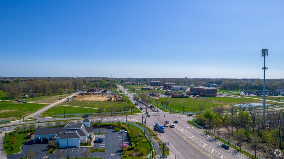 8323 Walton Pky, New Albany, OH for lease - Aerial - Image 3 of 11