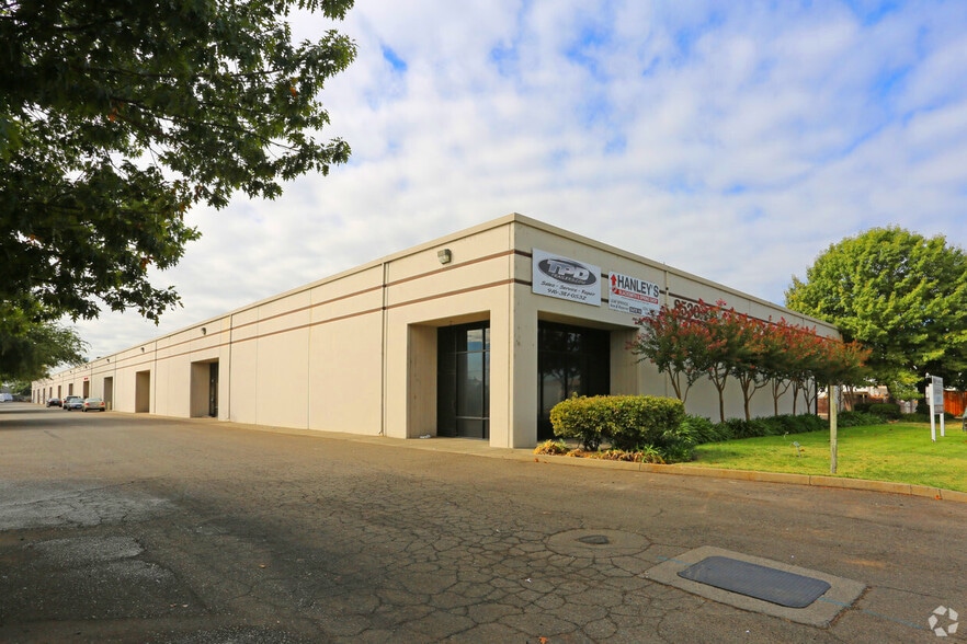 8530 Fruitridge Rd, Sacramento, CA for lease - Building Photo - Image 1 of 23