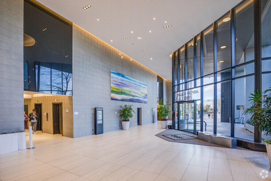1200 W 73rd Ave, Vancouver, BC à louer - Hall d’entrée - Image 2 de 14
