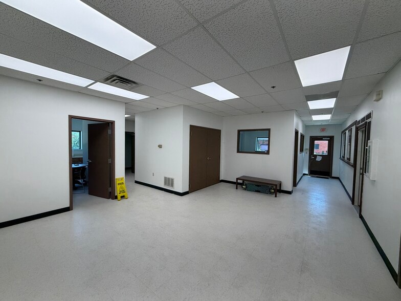 1075 Chisolm Trl, Keller, TX for sale - Building Photo - Image 3 of 13