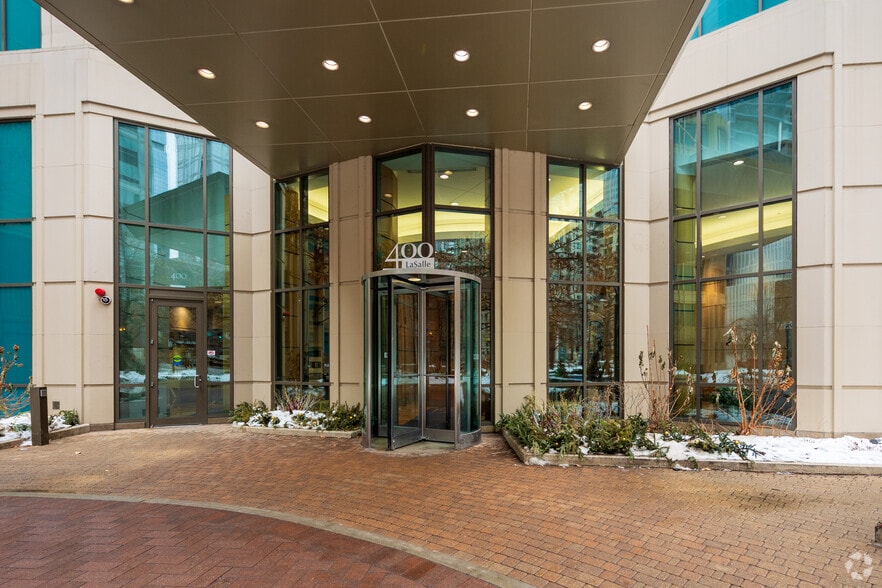 400 N LaSalle St, Chicago, IL à louer - Photo du bâtiment - Image 3 de 3