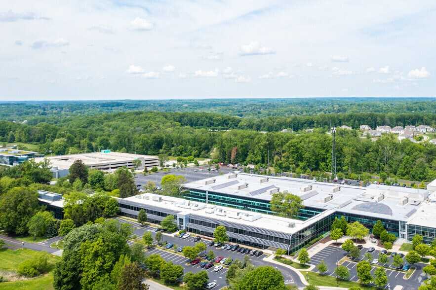 3809 West Chester Pike, Newtown Square, PA à louer - Aérien - Image 2 de 6